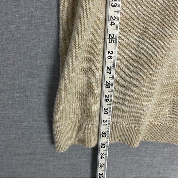 Pink Rose Long Sweater Womens Sz Medium 100% Acrylic Cream Color Long Sleeve - Picture 7 of 7